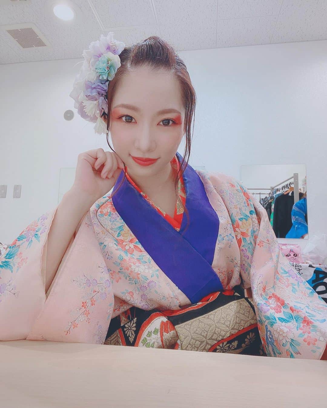 岸田麻佑のインスタグラム：「玉龍…  兆治さんと自由になれたかな？🫧  #福吉座 #HANAMACHI #着物 #着物女子 #舞台」