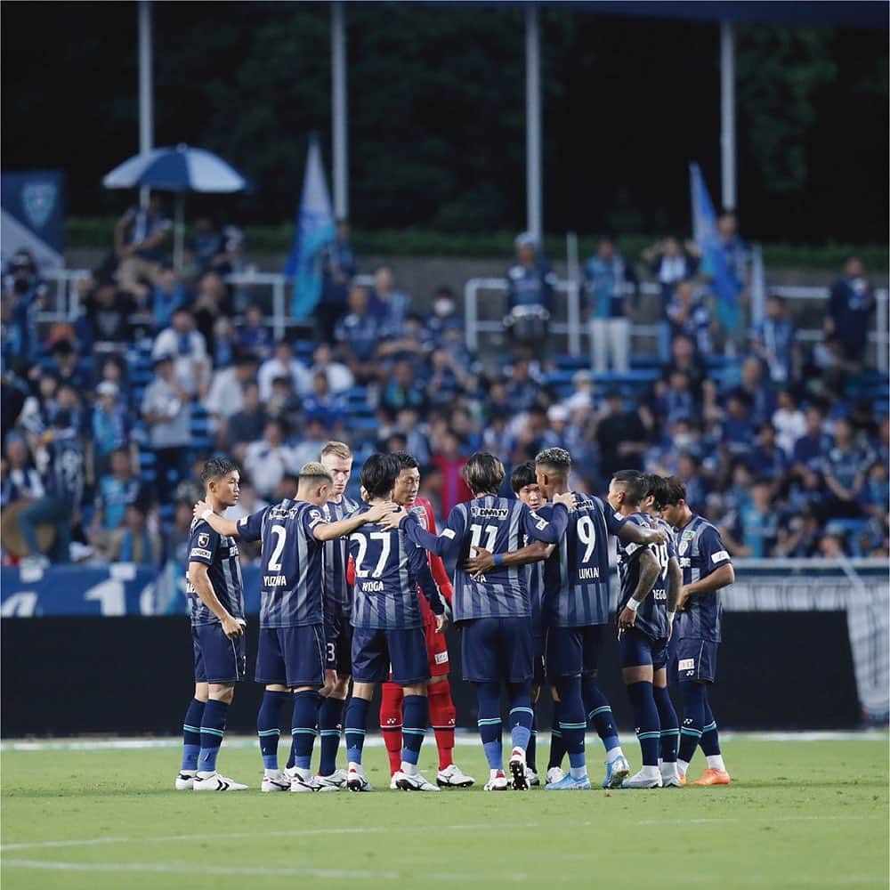 アビスパ福岡さんのインスタグラム写真 - (アビスパ福岡Instagram)「#今アビスパを観に行くべき10の理由   その⑤選手との距離が近い  初めてスタジアムに来た方が よくビックリするのは 選手との距離の近さ👀 推しを近くで眺められるチャンスがいっぱいです💙  #アビスパ2万人プロジェクト   #アビスパ福岡🆚 #横浜F・マリノス 🗓️10/28（土）14:00KO 🏟️ #ベスト電器スタジアム  🎟️jleague-ticket.jp/club/af/  #J1 #jleague」10月23日 13時25分 - avispaf