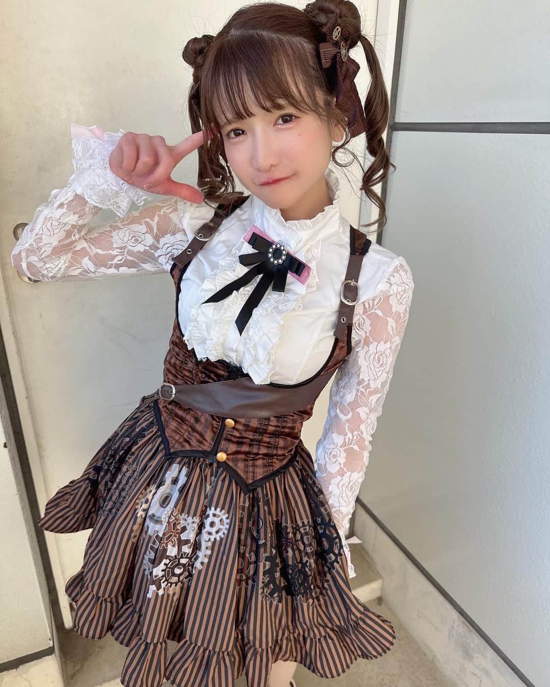 もえのあずきさんのインスタグラム写真 - (もえのあずきInstagram)「恋は毒なの？ #恋は毒だ#もえあず#大食いアイドル#もえあずヘア#アイドル衣装」10月23日 13時27分 - moeazukitty