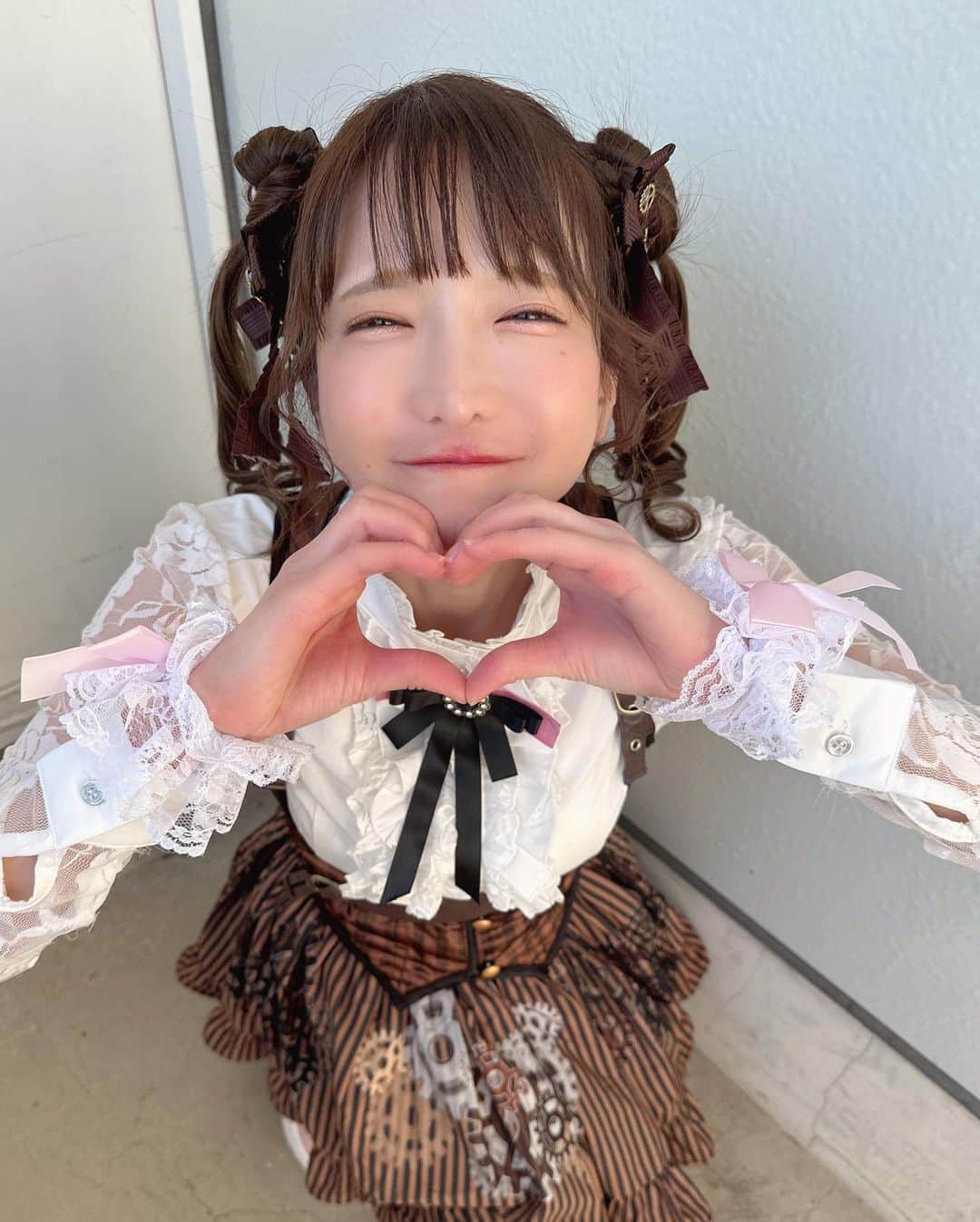 もえのあずきのインスタグラム：「恋は毒なの？ #恋は毒だ#もえあず#大食いアイドル#もえあずヘア#アイドル衣装」