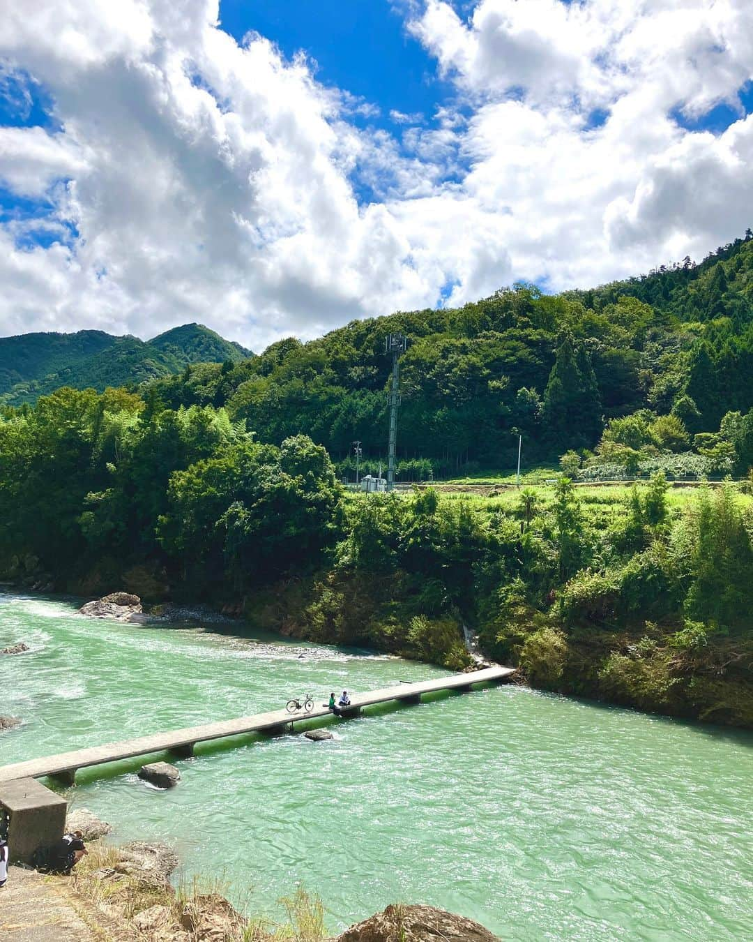 下剋上球児さんのインスタグラム写真 - (下剋上球児Instagram)「🌳🏞  "夏に一勝" ザン高野球部のために目指した目標、 この時はまだ何も知らない山住先生...。  南雲先生の衝撃告白、 お願い誰か嘘って言って…💥  #下剋上球児 第2話は#TVer  #UNEXTparaviコーナー で配信中✨ まだご覧いただいてない皆様、是非ご覧ください✨  #tbs #日曜劇場 #下剋上球児 #鈴木亮平 #黒木華 #高校野球 #甲子園」10月23日 13時36分 - gekokujo_kyuji