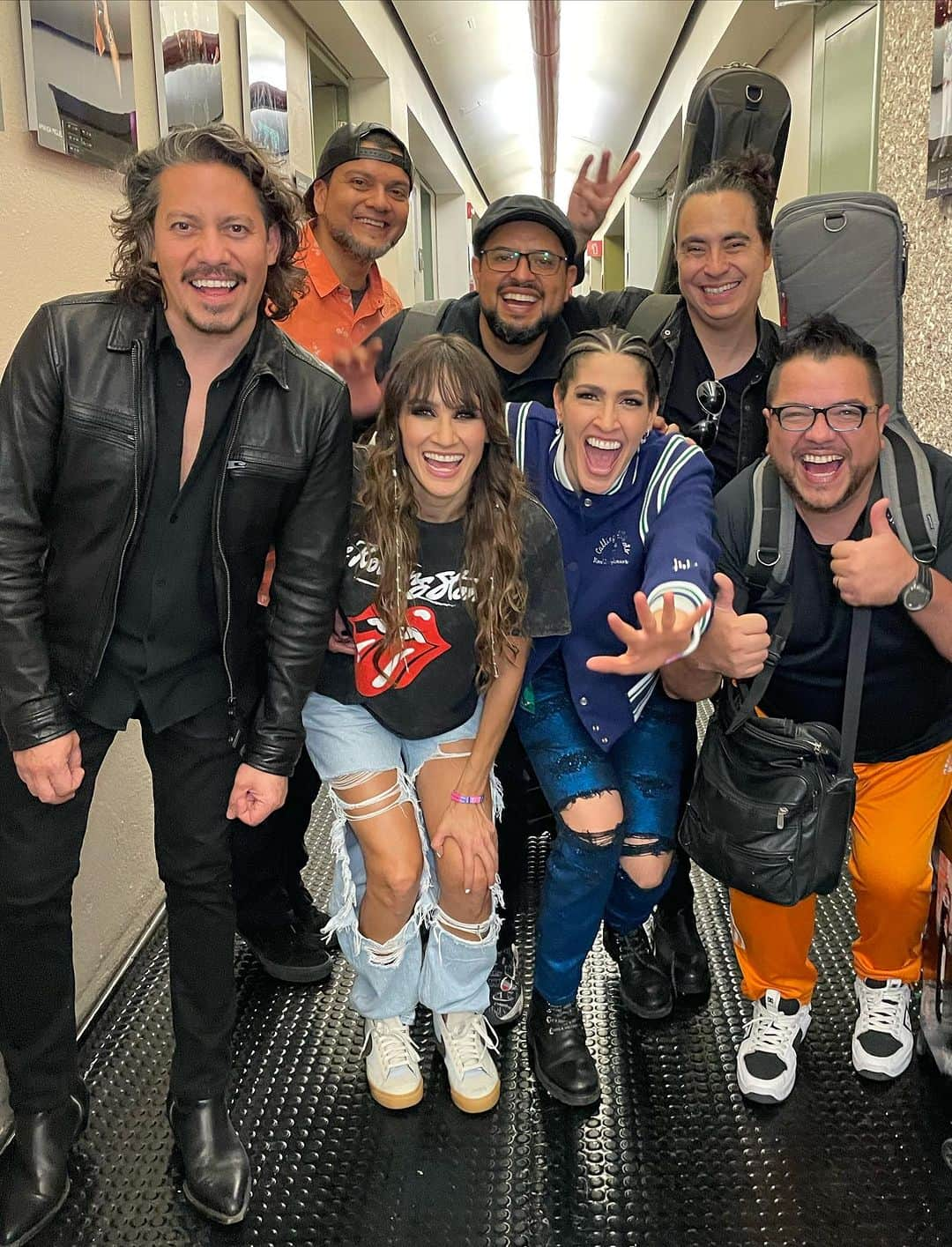 Ha-Ashさんのインスタグラム写真 - (Ha-AshInstagram)「NOVENO @auditoriomx con amigos 💚💙💖🫶🏻❤️ #soldout」10月23日 13時44分 - haashoficial