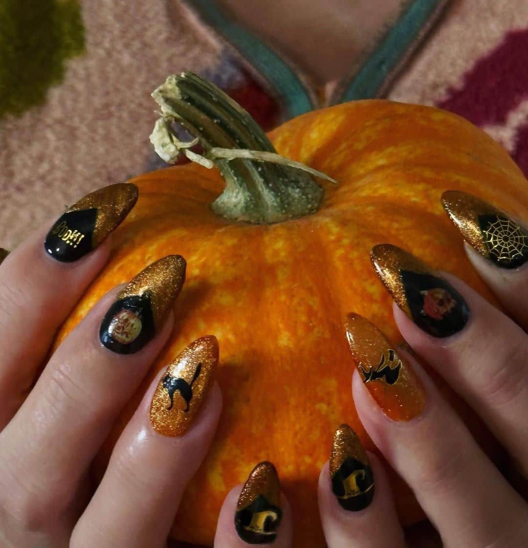 ジェニファー・ティリーさんのインスタグラム写真 - (ジェニファー・ティリーInstagram)「Halloween nails. 🎃👻🐈‍⬛  #halloweennails #halloween #nails #nailsdesign」10月23日 13時46分 - jennifertilly