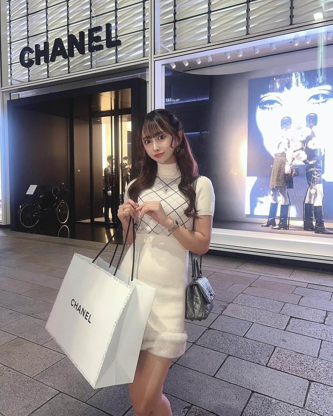 のインスタグラム：「. . #shopping 🤍🤍 . .」