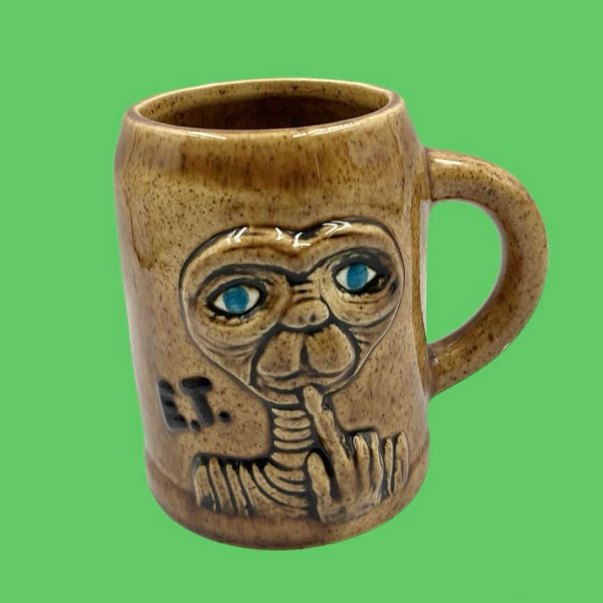 おもちゃやSPIRALのインスタグラム：「80's E.T. 3D Mug入荷しました！  なかなか見つからないこのマグオススメです☕️」