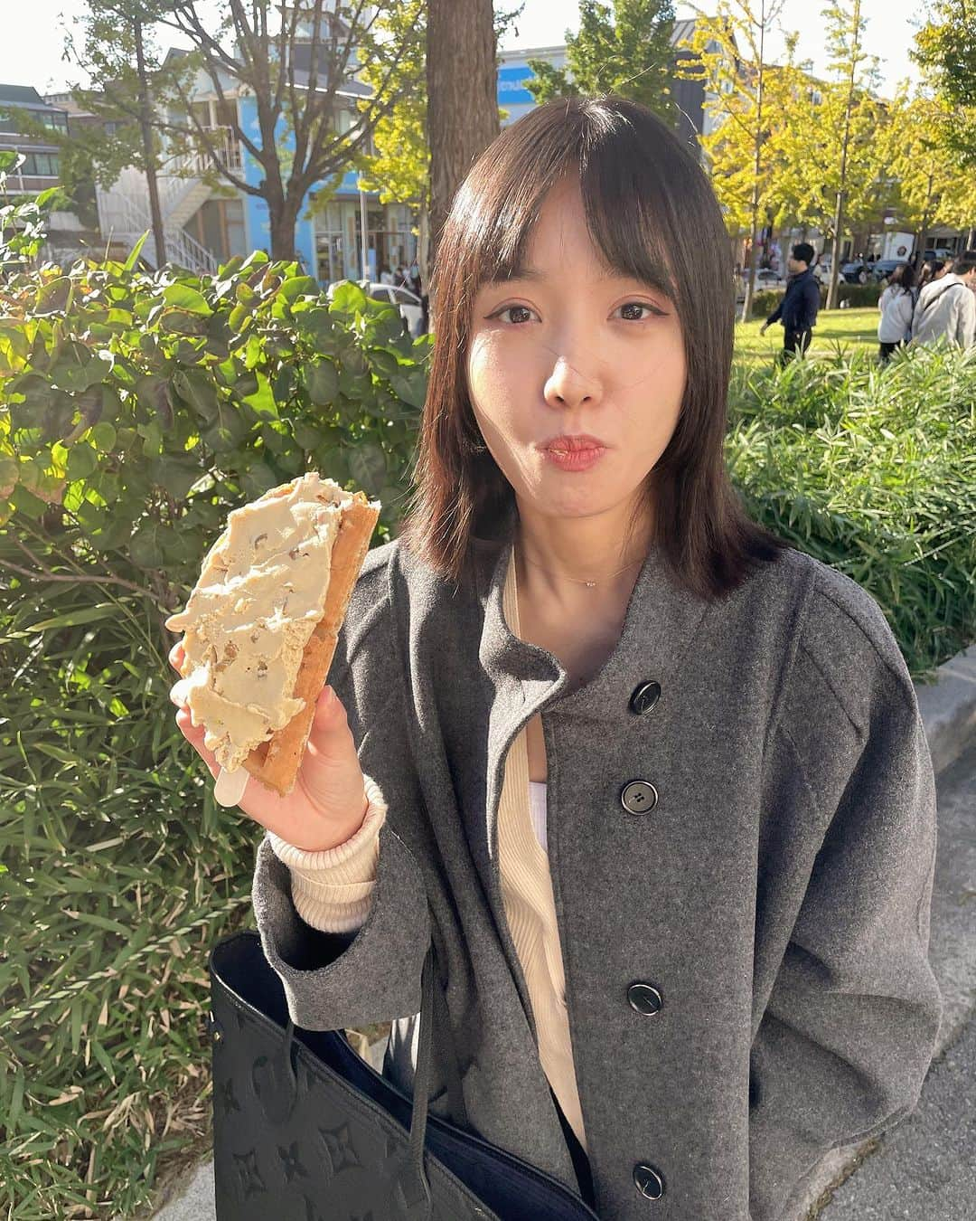 May J Leeさんのインスタグラム写真 - (May J LeeInstagram)「자아도취 주말은 끝. 월요일이다🔥」10月23日 14時37分 - mayj517