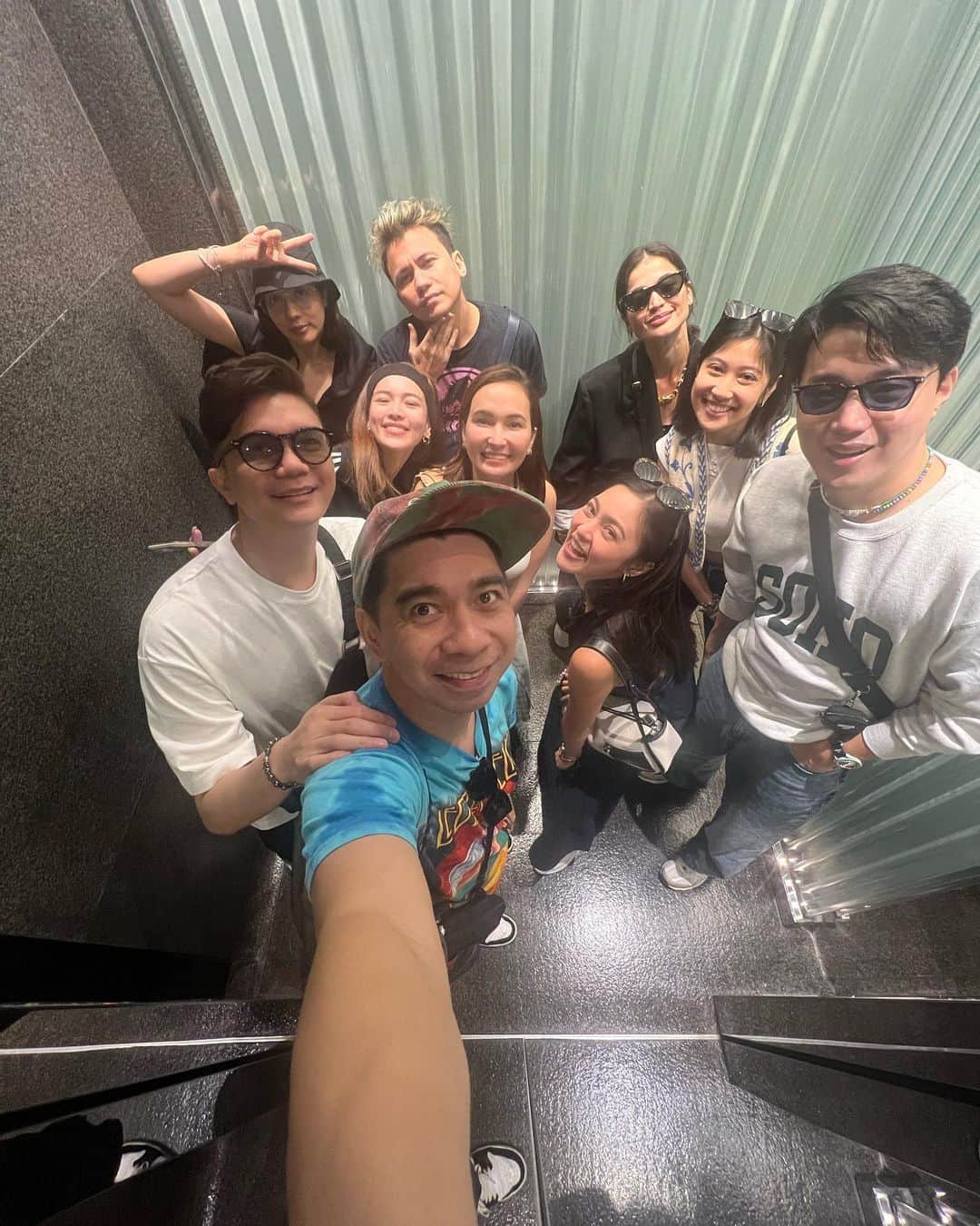 Ryan Bangのインスタグラム：「Quality time with my Showtime fam 🤗  #itsshowtime #hongkong」
