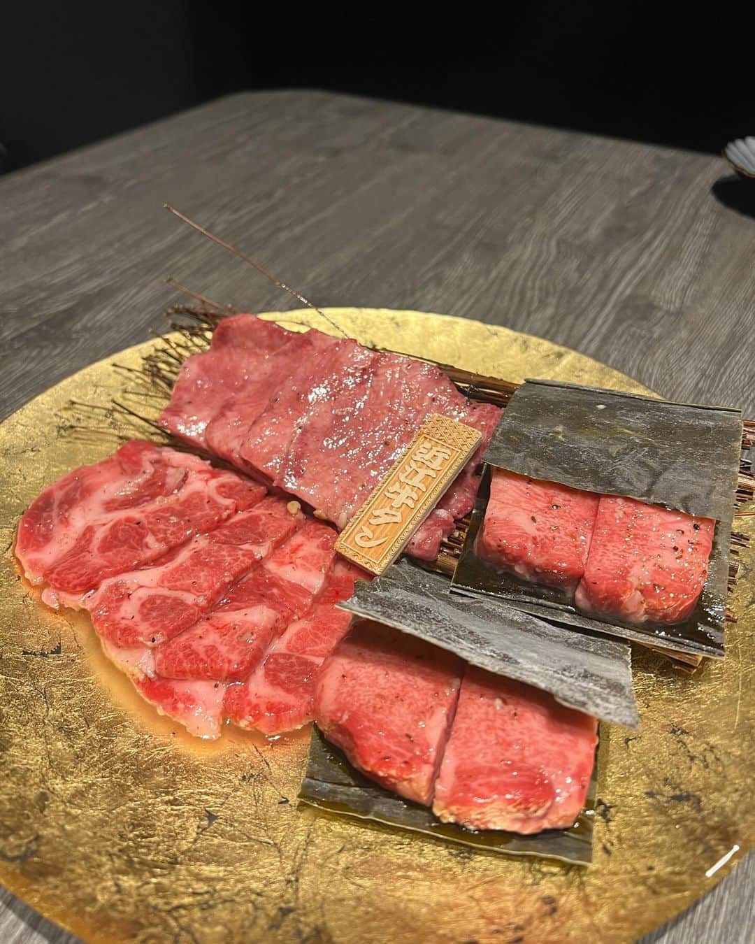 益田アンナさんのインスタグラム写真 - (益田アンナInstagram)「この間麻布十番 の@ushinikanabou_azabujuban  で女子会してきたよ🐮💗  コースが最後まで美味しかった〜！  昆布締め好きとしては牛タン昆布締めがたまらなかった🥹  またみんなで美味しいもの会したいなぁ🤤  #牛に金棒#麻布十番グルメ」10月23日 14時46分 - anna_masuda