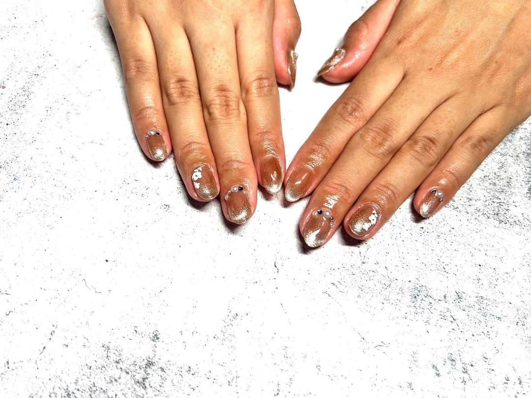 のインスタグラム：「今月のネイル💅 マグネットフレンチ🧲 キラキラりんでかわいい😍  #ネイル #マグネットネイル #nailsalonlaugh8301 #パラジェル  #安田七奈 #なーちゃ #レースクイーン #rq #ラウンドガール #グラビア #グラビアアイドル #グラドル #インスタグラビア#美乳 #水着 #ビキニ #ムチムチ #むちむち #セクシー #セクシー美女 #followme #japanese #japanesegirl #instagood #instalike #photooftheday #팔로우 #얼스타그램 #粉我 #非常好 ⠀ ⠀」