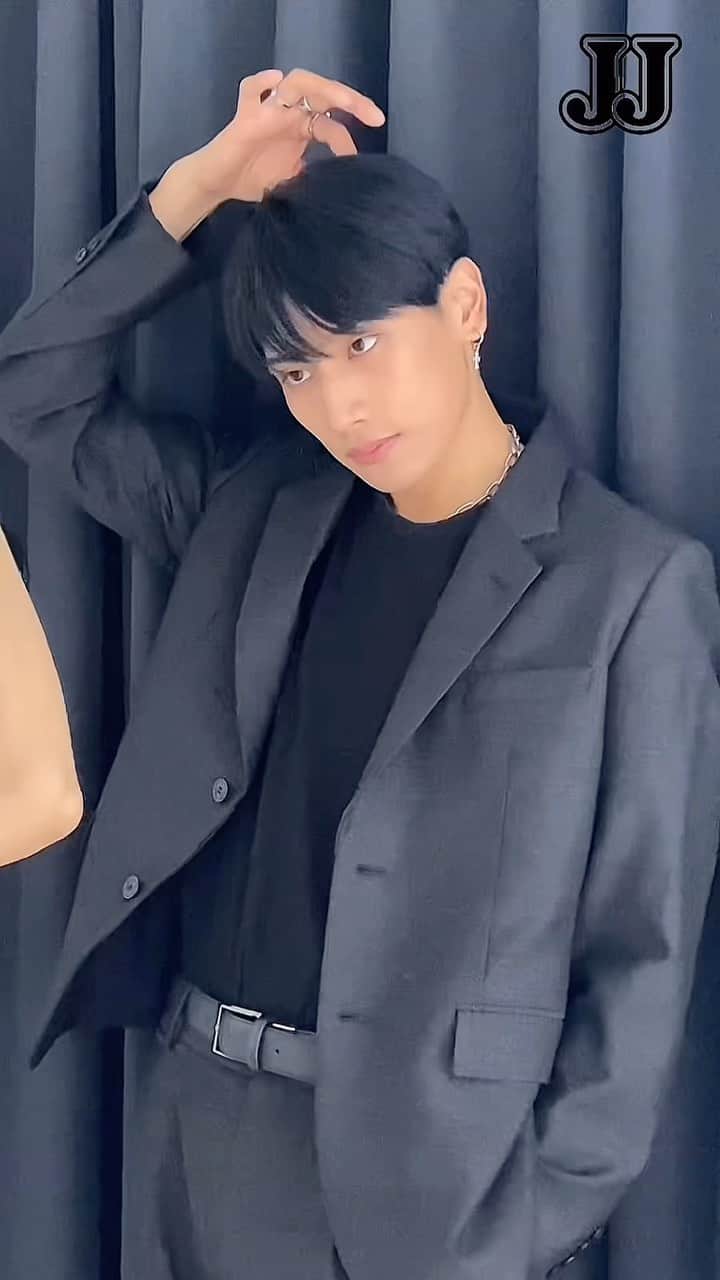 JJのインスタグラム：「💫THE JET BOY BANGERZさん メイキング動画②💫  #TJBB さんのことをもっと知ることができる記事を公開しております🤗JJの記事も、彼らの魅力が詰まっている楽曲「Jettin’」もぜひチェックしてみてください❣️  https://jj-jj.net/jj_tags/the-jet-boy-bangerz/  記事はトップ画面のリンクからもご覧いただけます🔥  #THEJETBOYBANGERZ #TEAMJETZ」