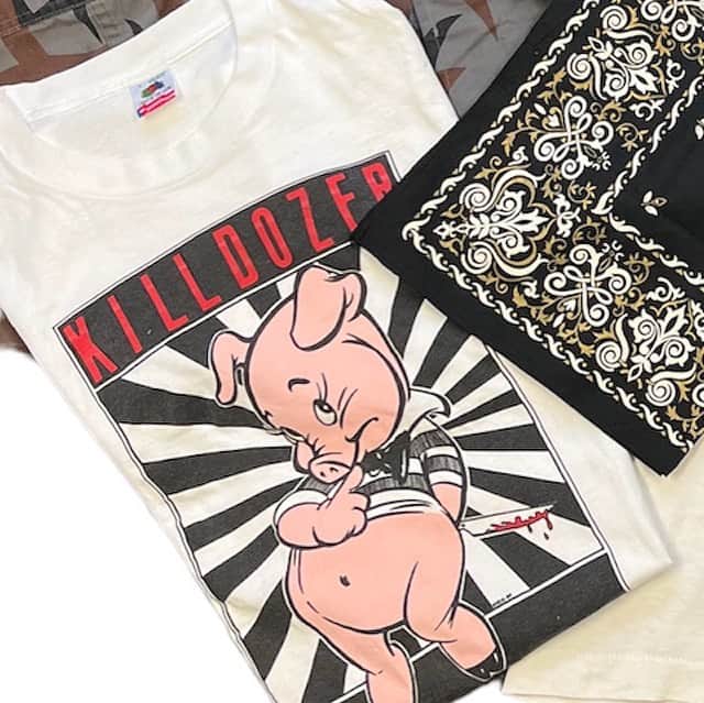 ジャムルのインスタグラム：「📢yahoo auction 終了は10/29 21時頃です。よろしくお願いいたします🙇🏼‍♂️  希少 ビンテージ 60s フランス軍 M47 ブラッシュパターン リザードカモ French Army カーゴパンツ  激レア 60年代 vintage トライバル柄 黒ベース マルチ レアカラー バンダナ 希少 ビンテージ USA製 クッキー柄   激レア スペシャル 90年代 DEAD KENNEDYS ビンテージ プロモ Tシャツ 90s vintage デッケネ オルテン デッドケネディーズ BLACK FLAG   激レア スペシャル 90年代 KILLDOZER 希少 KOZIK デザイン 90s キルドーザー vintage ビンテージ プロモ Tシャツ butthole surfers  激レア スペシャル 90年代 PORTISHEAD Tシャツ 80s 90s vintage promo ビンテージ trip hop  希少 80年代 ビンテージ USA製 ASAT トライバル カモ BDU vintage tribal camo  迷彩 ナンバーナイン  希少 初期 UNDERCOVER アンダーカバー archive ラインペイント スウェード ジャケット 97年 AW Gジャン アーカイヴ  #jammru #大阪古着屋#心斎橋古着屋#usedmix #vintagetshirt #vintagetee #vintagebandtee #osaka  #fashion  #streetstyle  #streetfashion  #vtg  #vintage  #used  #usedclothing  #古着 #古着屋 #ファッション #70s #80s #90s」