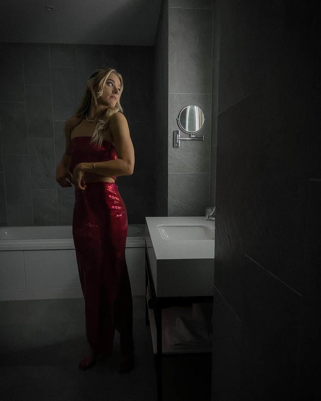 リサンネ・デ・ウィッテのインスタグラム：「Rare occasion.. 👠」
