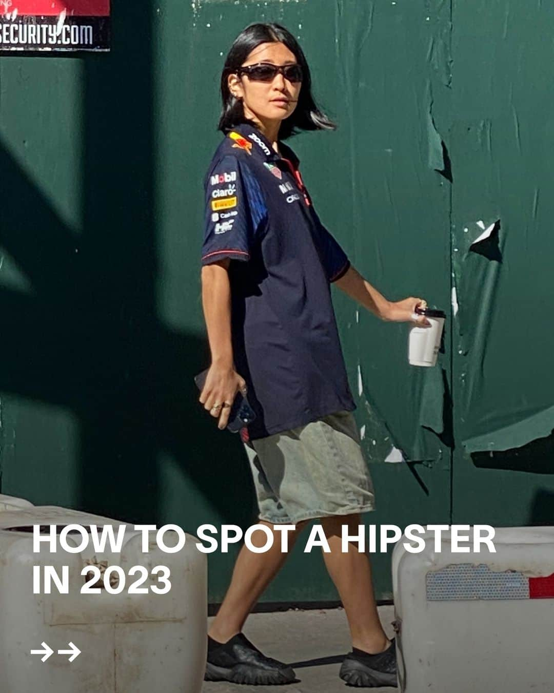 VICEのインスタグラム：「The word hipster feels outdated – but they do still exist, and what happened to hipsters 15 years ago has happened again over the last year or so: in a bid to be anything but normie, young, cool, in-the-know types adopt certain styles and behaviors, this adoption reaches critical mass, and recognizable “hipster basic” signifiers start to emerge.⁠ ⁠ The hipsters of 2023 might be less judgmental than they once were, but in classic hipster fashion, here’s a judgmental rundown of all the latest ways to signpost that you're alt-basic by New York and London standards.」