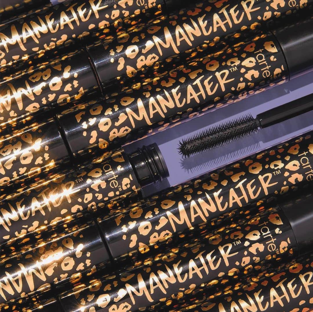 Tarte Cosmeticsのインスタグラム：「Our maneater mascara is an instant ‘eye lift’ in a tube thanks to the patented conical brush with 500+ (!!!) super soft & flexible molded bristles that give massive volume, instant length & extreme curl! 👏   The conditioning formula also contains jojoba to help hydrate & protect your lashes & caranuba wax for the smoothest application. 💜  #tartecosmetics #rethinknatural」