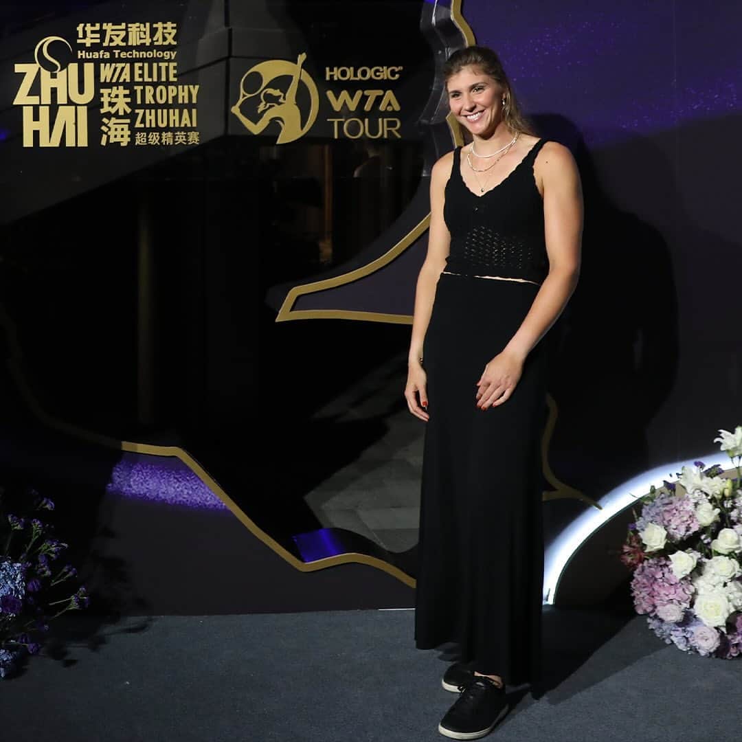 WTA（女子テニス協会）さんのインスタグラム写真 - (WTA（女子テニス協会）Instagram)「Time to SHINE in Zhuhai ✨  Dazzling at the Player Party ahead of the @wtaelitetrophy - the end-of-season tournament featuring 11 singles players ranked in the Top 30 at the end of the year plus a wild card, in addition to six doubles teams contesting a round robin format!  #WTAEliteTrophy」10月24日 1時00分 - wta