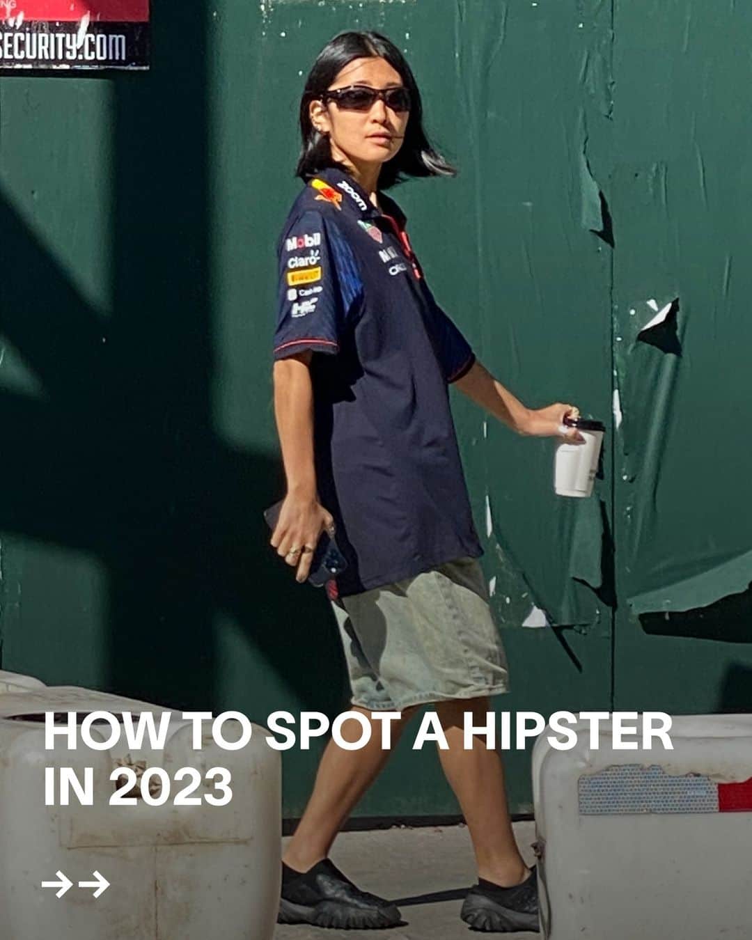 VICEさんのインスタグラム写真 - (VICEInstagram)「The word hipster feels outdated – but they do still exist, and what happened to hipsters 15 years ago has happened again over the last year or so: in a bid to be anything but normie, young, cool, in-the-know types adopt certain styles and behaviors, this adoption reaches critical mass, and recognizable “hipster basic” signifiers start to emerge.⁠ ⁠ The hipsters of 2023 might be less judgmental than they once were, but in classic hipster fashion, here’s a judgmental rundown of all the latest ways to signpost that you're alt-basic by New York and London standards.」10月24日 1時01分 - vice