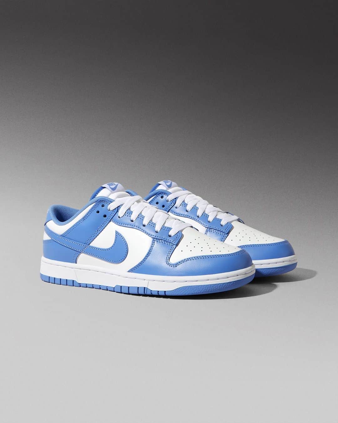 Flight Clubさんのインスタグラム写真 - (Flight ClubInstagram)「On ice. The Dunk Low 'Polar Blue' emerges in a crisp white leather base with steel blue overlays. Timeless two-tone color blocking and the Nike-branded tongue tag keep this heritage look in peak lifestyle form.」10月24日 1時11分 - flightclub