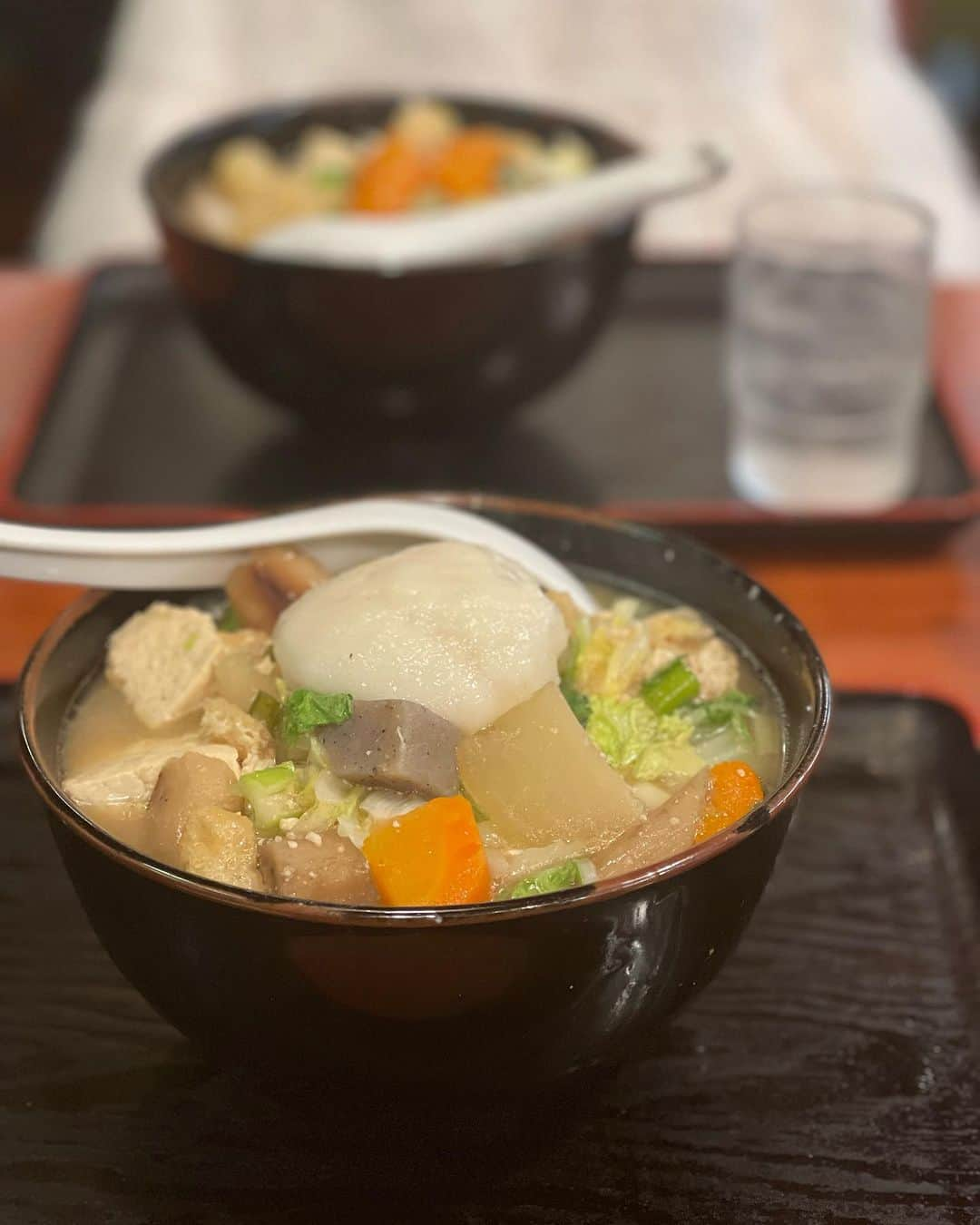 木本泉さんのインスタグラム写真 - (木本泉Instagram)「- 大手町"鞍手茶屋"  初、けんちんうどん  お餅トッピングしたらお腹いっぱいに。 小サイズにお餅トッピングでちょうど良いかな。  癖になる美味しさ😋 そしてお餅はマスト！  さっくりランチ☀️  #鞍手茶#大手町ランチ#けんちんうどん#サクッとランチ#ランチ」10月24日 1時11分 - izumikimoto