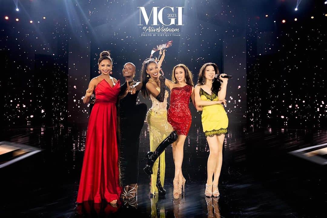 のインスタグラム：「Who will be the first 𝗕𝗲𝘀𝘁 𝗩𝗼𝗶𝗰𝗲 𝗔𝘄𝗮𝗿𝗱 of MGI !? 🎙️  #MGI2023 #AliveVietnam  #SenVangEntertainment #Staynex  #CollagenElasten #Aratawellness .  #MGI #GrandExperiences #MissGrandInternational #MissGrandInternational2023  #WeAreGRANDthe1andOnly #MissGrandJapan #ミスグランドジャパン  #ミスグランドインターナショナル」