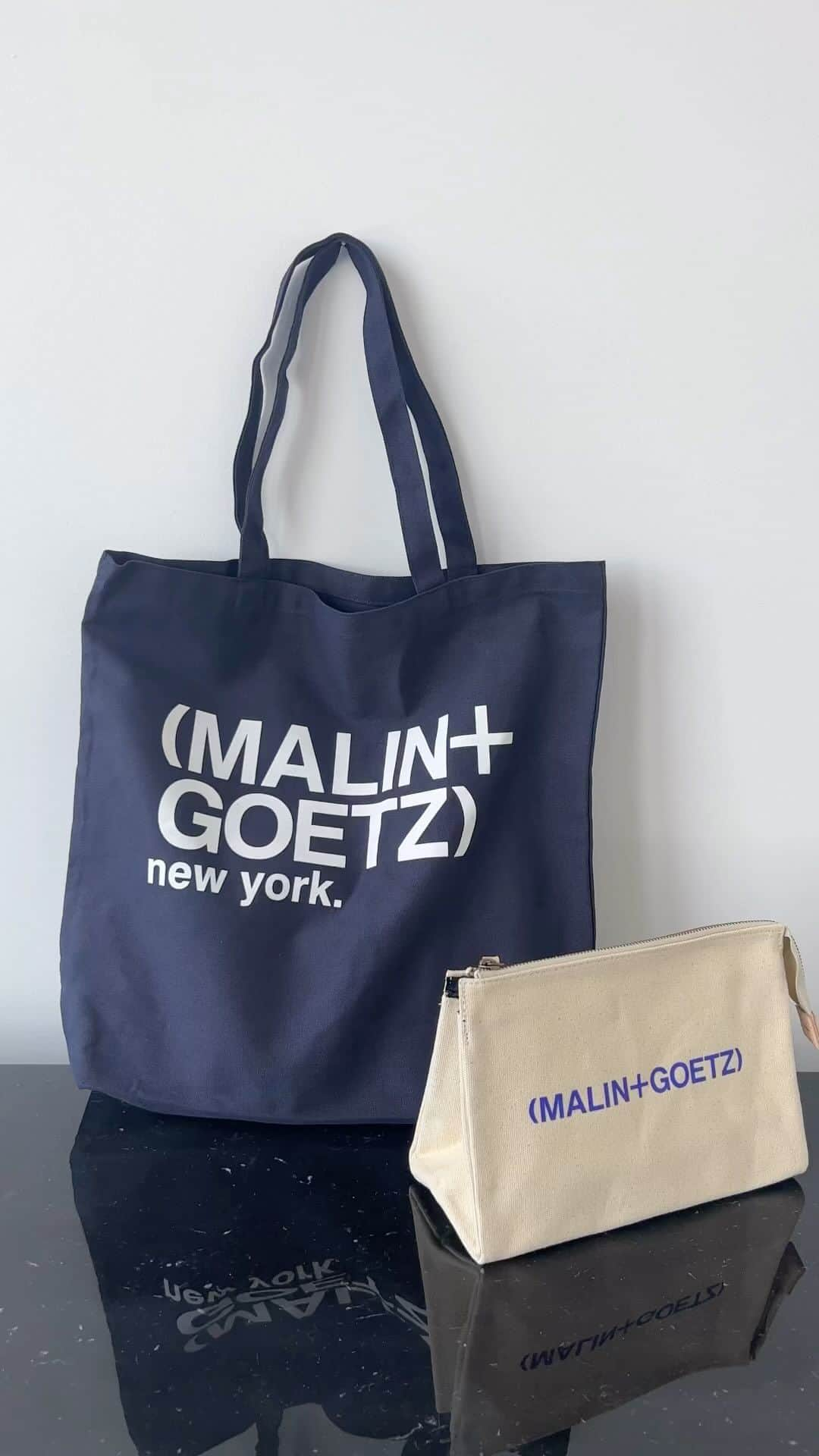 マリン&ゴッツのインスタグラム：「a big order deserves a big gift. choose between our classic navy tote or travel kit when you go all out.   limited time only online + in store.」