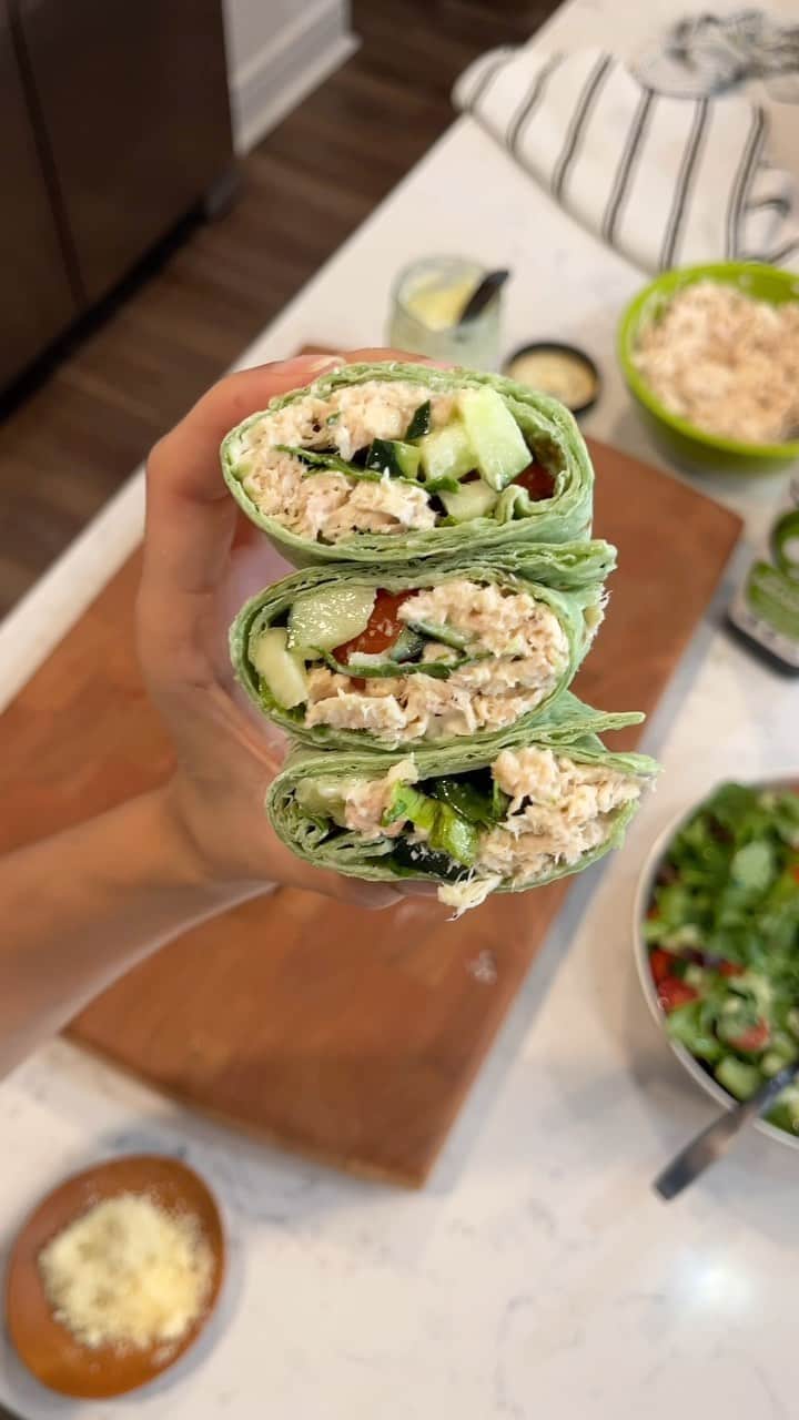 ケイラ・フィリップスのインスタグラム：「This is the great way to make something quick and easy to grab for those busy or more relaxed days. 🥑   #homecooking #foodie #homemade #food #foodphotography #instafood #foodstagram #yummy #foodblogger #cooking #foodlover #delicious #dinner #healthyfood #homecooked #homemadefood #homecook #foodiesofinstagram #tasty #foodies #foodpics #lunch #instagood #cookingathome #comfortfood #Avocadooil #chosenfood」
