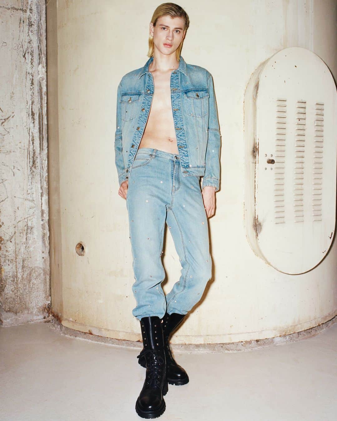 ザディグ エ ヴォルテールのインスタグラム：「Stepping into the carefree zone where attitudes are wild and denim is a must.⁣  ⁣ #zadigetvoltaire #zadigvoltaire」