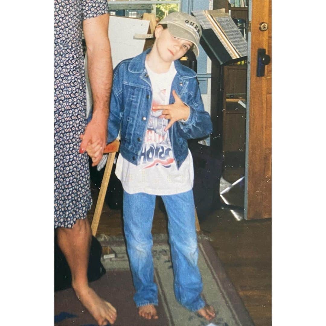 イリース・バウマンのインスタグラム：「Happy Birthday to this lil dude 🧢」
