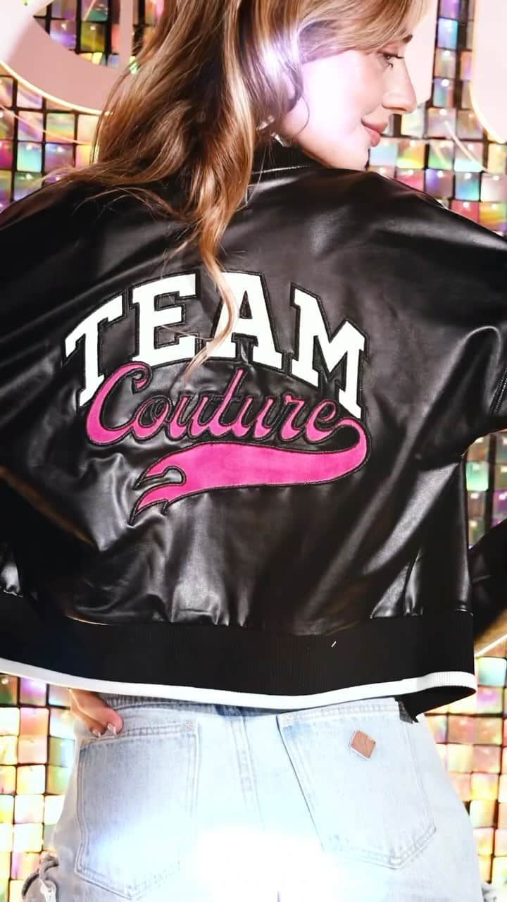 ジューシークチュールのインスタグラム：「Forever reliving this weekend at @sportsillustrated Circuit Series in Austin, TX 🏎️🏁 #JuicyCouture」