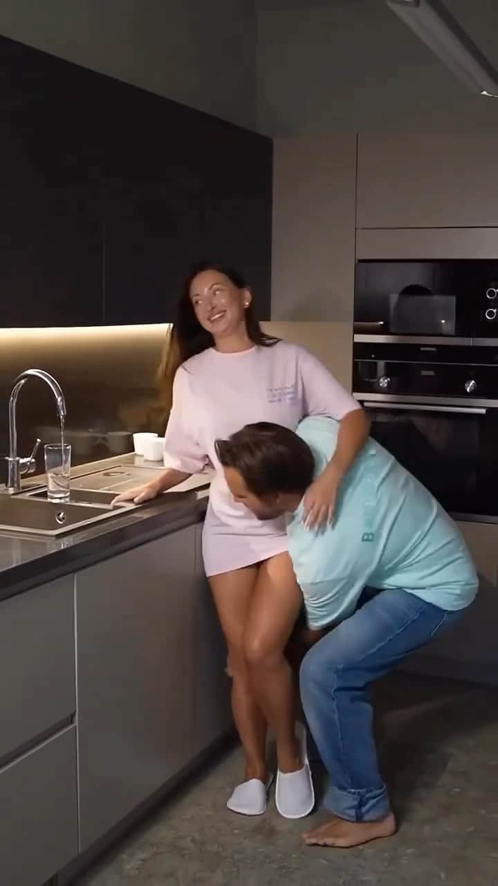 The Luxury Lifestyle Magazineのインスタグラム：「There must be something wrong with the tap 😂  Video: @kosenko.amazy」