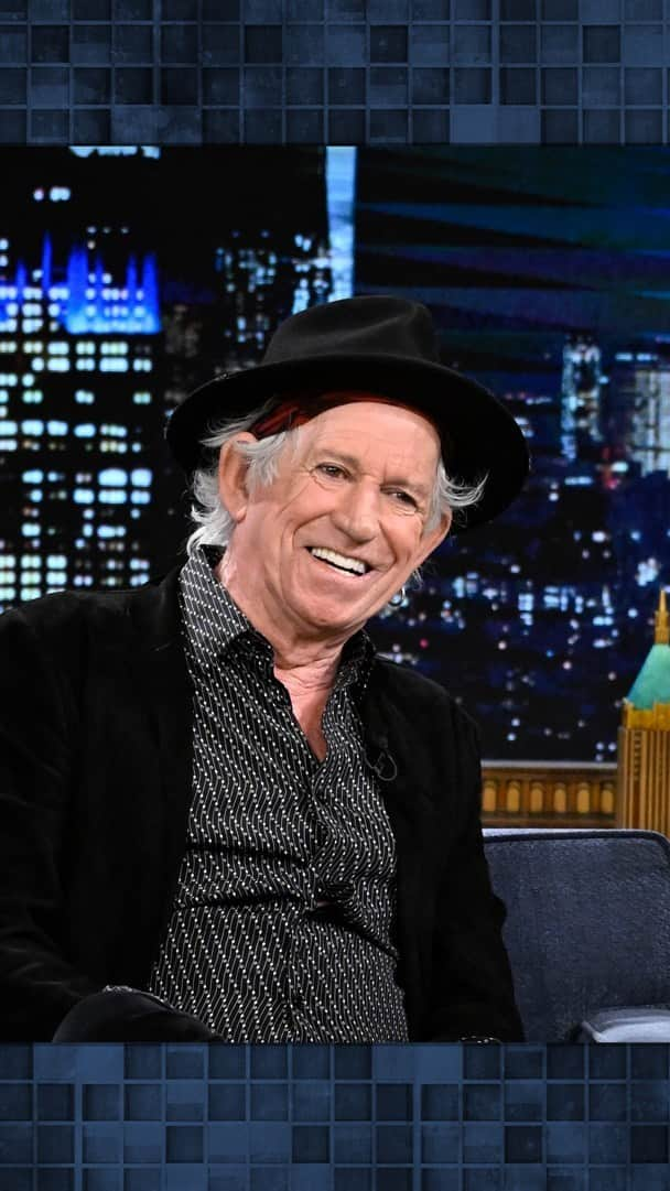 キース・リチャーズのインスタグラム：「@officialkeef set off the fire alarm the last time he was on the show and gave Jimmy a lemon as a “birthday” gift 🤣 #FallonTonight」