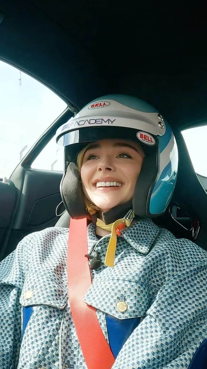 クロエ・グレース・モレッツのインスタグラム：「Managing Director, Susie Wolff takes Actress, Chloe Grace Moretz for a spin around COTA. 🇺🇸  #F1Academy」