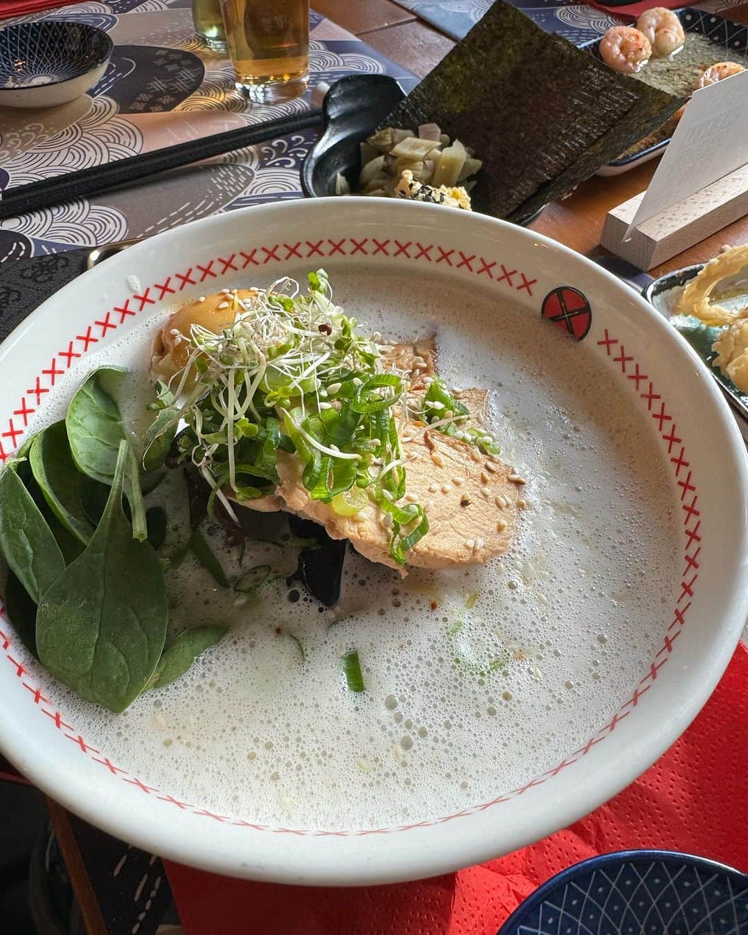 のインスタグラム：「いつも最高のラーメンをありがと、スペシャルエスプーマラーメンときのこラーメン🍄美味かった！Thank you for your always great work, Jesus, it's helpful, and I look forward to working with you in the future.#vattenramen」