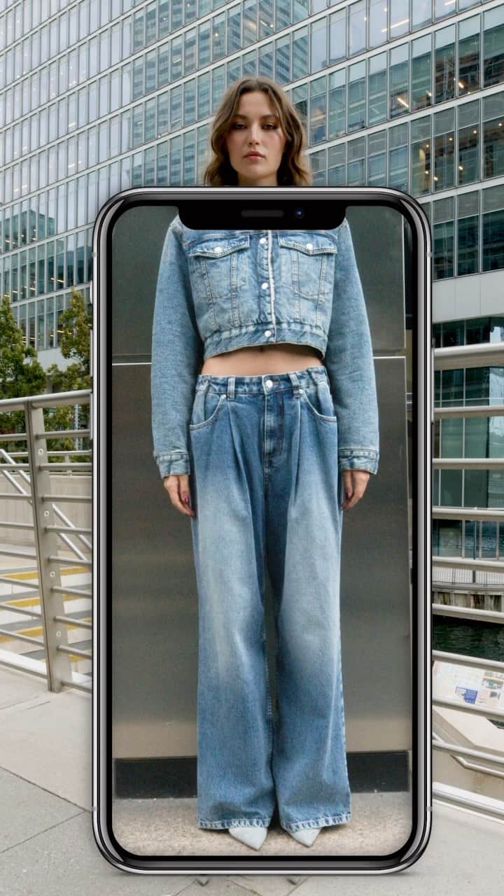 のインスタグラム：「Just-in! Spotted: everyday grunge 🏢  Nailing our latest trend is easy… Pair distressed textures, parkas and oversized silhouettes with DGAF-energy 😈  ASOS DESIGN cropped denim borg jacket [132198100] ASOS EDITION column knitted co-ord [132364507/132364508] adidas Originals Samba OG trainers [132176679] ASOS DESIGN mini tea dress [132259782] ASOS DESIGN conquest premium leather biker boots [132186181]」