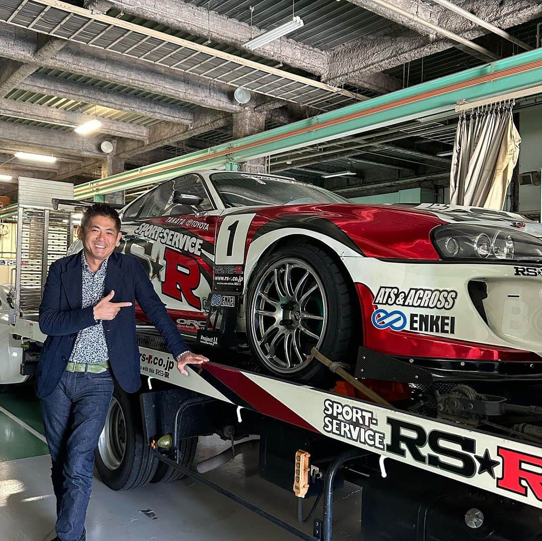 織戸学のインスタグラム：「@rsrusa  @rsrjapan   11月23日に  RS-R ドリフト20周年記念 イベントを  @formuladjapan  @formulad   鈴鹿ツインサーキットにて  USA vs JAPAN  さて どうなるのか。」