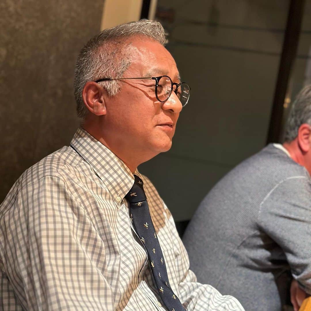 山岸久朗さんのインスタグラム写真 - (山岸久朗Instagram)「こんな路地裏に、こんな素敵なフレンチが潜んでるって誰が気づくのでしょう…💕  #フナシェフ #funachef  #船岡勇太  #循環型レストラン  #サスティナブル  #現代ガストロノミー  #フナシェフディナー  #フナシェフ好きな人と繋がりたい  #天満 #天満グルメ」10月23日 17時29分 - yamaben