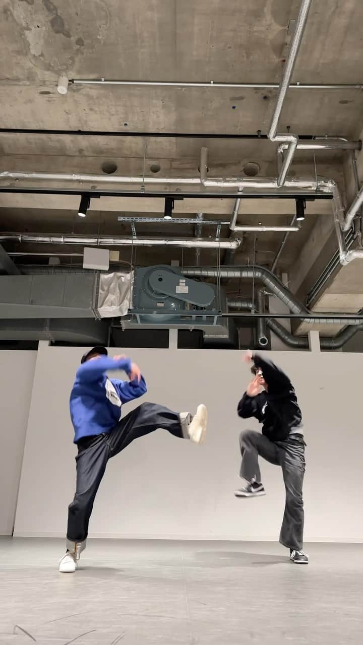 和田颯のインスタグラム：「. @da_ice_taiki くんと🔥 流石に難しすぎです😂 踊ってよりわかる師匠達のエグさ、、  s**t kingz - No End feat.三浦大知」