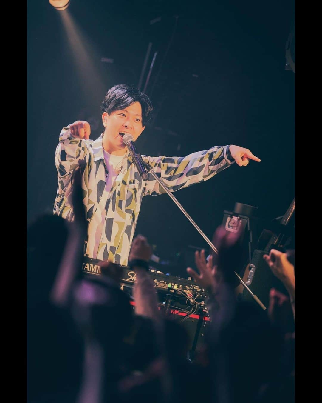 sumikaさんのインスタグラム写真 - (sumikaInstagram)「#sumika Live Tour 2023 『SING ALONG』  2023.10.22 青森Quarter  #SINGALONG #シンガロング  撮影：@tetsuyayamakawa」10月23日 17時42分 - sumika_inc