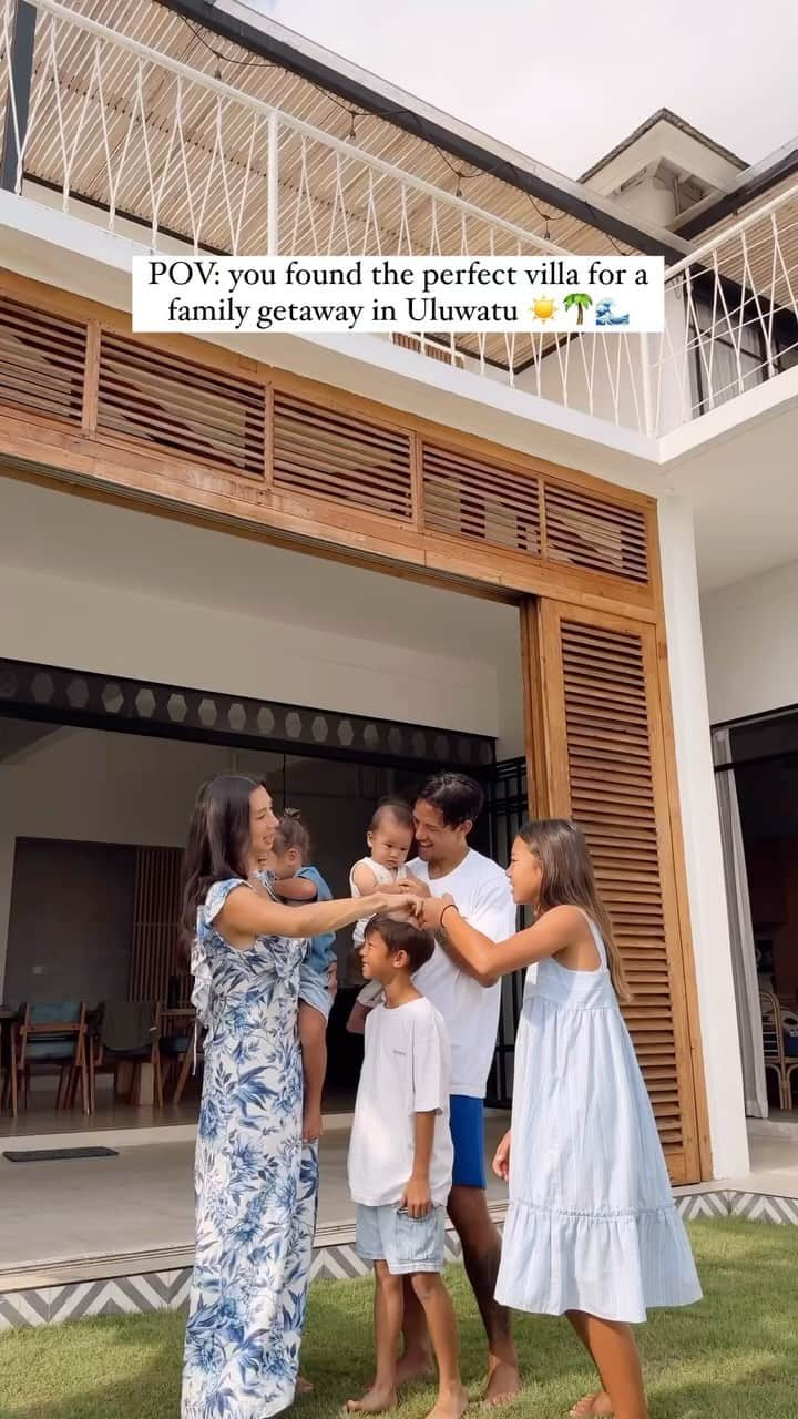 イルファン・バフディムのインスタグラム：「POV: We found the perfect villa for a family getaway in Uluwatu @villaparadiseuluwatu ❤️ #Bali #teamBachdim」