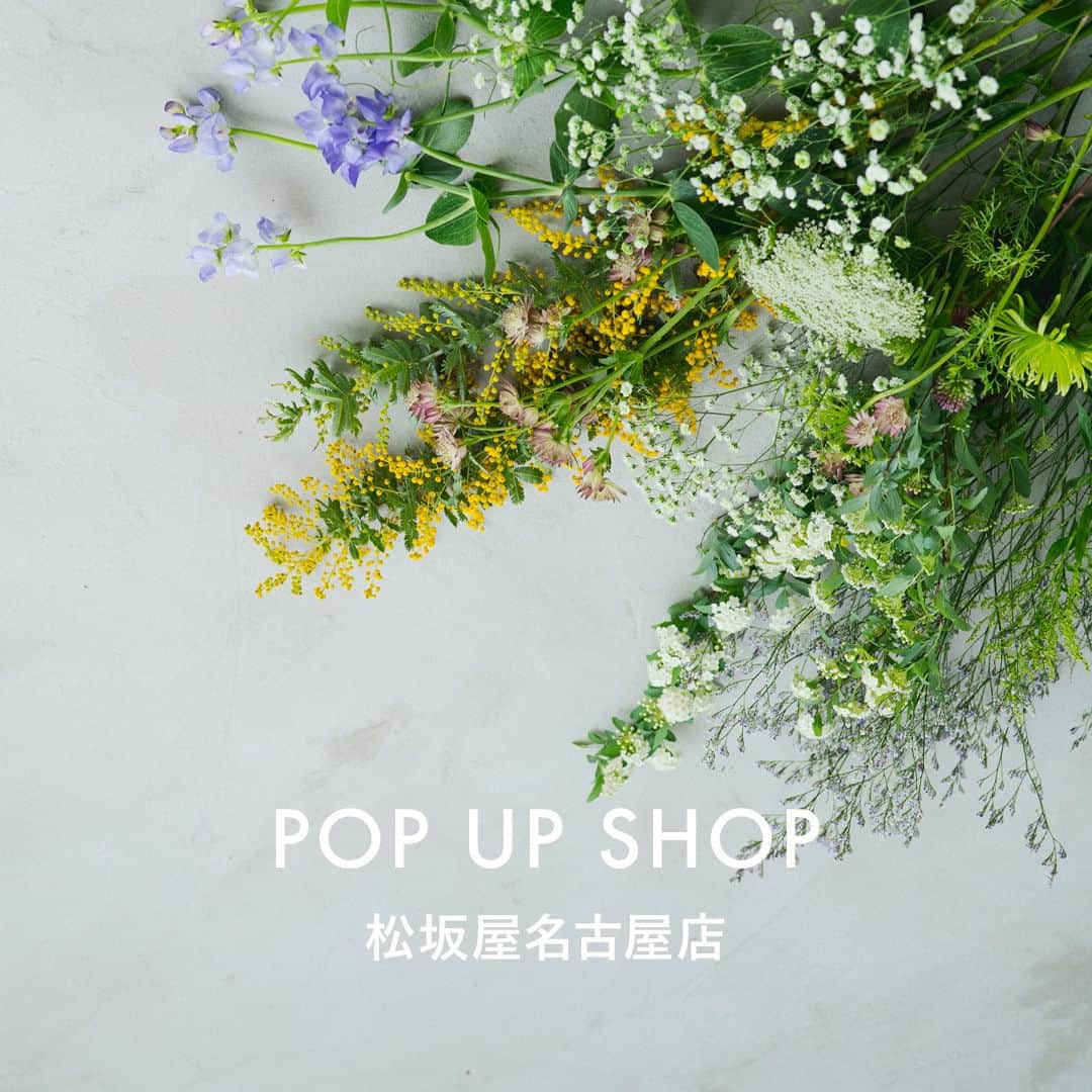 marbleSUD(マーブルシュッド) のインスタグラム：「【POP UP SHOPのお知らせ】名古屋で開催されるPOP UP SHOPのお知らせです。 10月25日(水)から「松坂屋名古屋店」で、marble SUDのPOP UP SHOPが期間限定で開催されます。 人気の刺繍から総柄プリントまで、直営店同様に新作アイテムを種類豊富にご用意。秋冬コレクションの世界観を存分にお楽しみいただけます。  また、店頭ではmarble SUDのスタッフが接客いたします。オススメのコーデなど、ぜひご相談くださいね！  さらに！税込3,000円以上お買い上げのお客さまに“marble SUDオリジナルステッカー”をプレゼント。とっても可愛いのでぜひゲットしてくださいね！ スタッフ一同、皆さまにお会いできるのを楽しみにしております！  【POP UP SHOP 松坂屋名古屋店】 場所：松坂屋名古屋店 南館1階オルガン広場 期間：10月25日(水)〜10月30日(月) 営業時間：10:00〜19:00(最終日は18:00閉場) ※ステッカーは、なくなり次第終了とさせていただきます。」