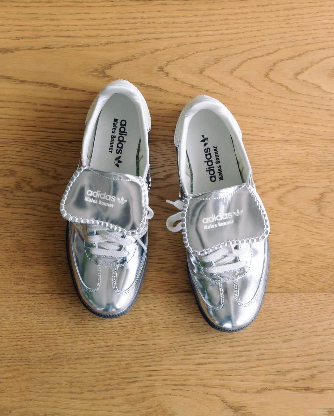 Ryoさんのインスタグラム写真 - (RyoInstagram)「My recent favorite shoes 👞👟 最近のスタメン 思っていたよりもシルバーの靴が合わせやすい⚪️ シルバーのアクセサリー感覚💍  たくさん靴はあるのに、 結局玄関に出てる靴しか履かなくなってしまう😩 ㅤㅤㅤㅤㅤㅤㅤㅤㅤㅤㅤㅤㅤ #adidas #walesbonner #hendersheme」10月23日 17時52分 - ryo__takashima