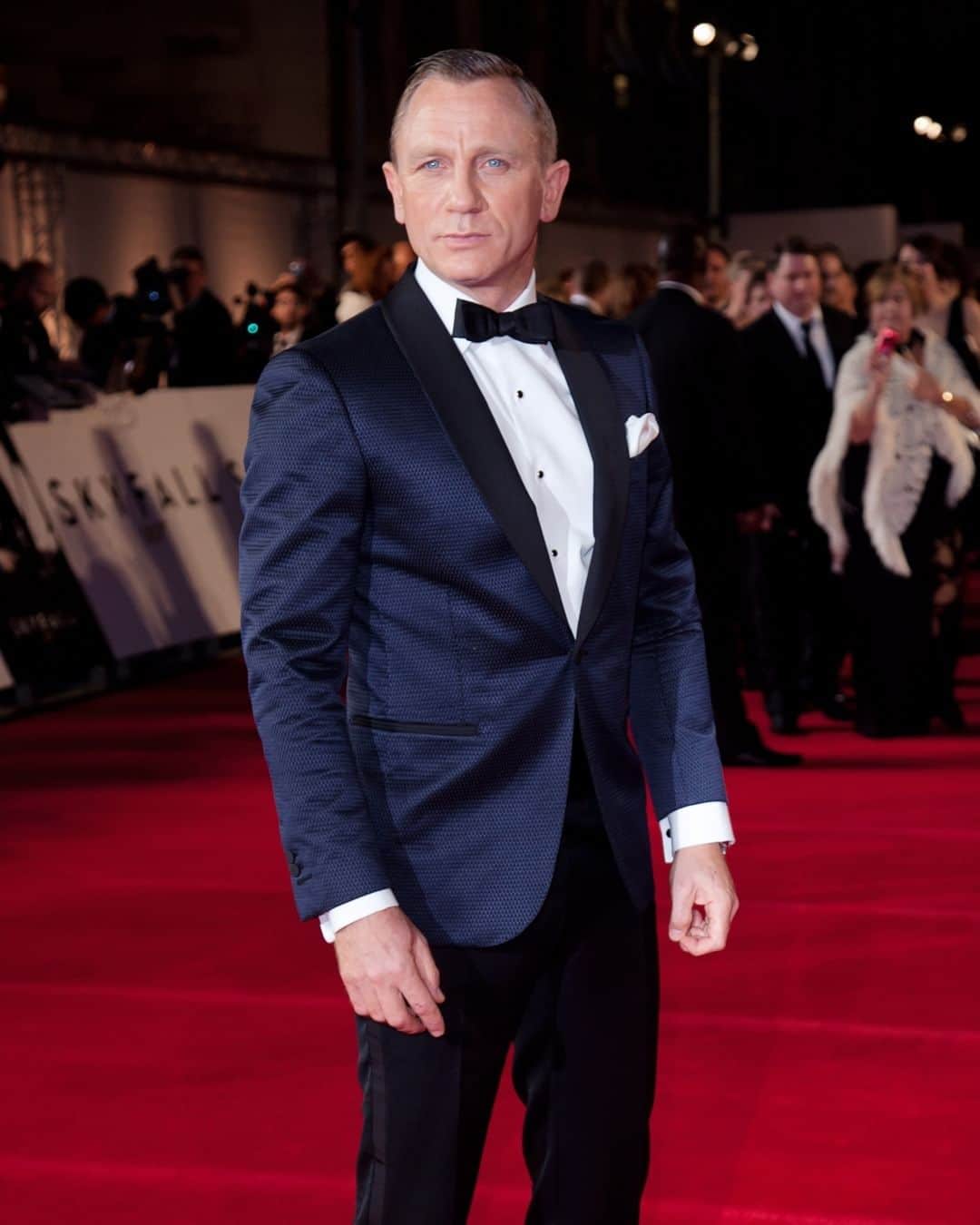 James Bond 007さんのインスタグラム写真 - (James Bond 007Instagram)「Red carpet style. SKYFALL’s royal premiere at the Royal Albert Hall took place on this day in 2012.」10月23日 18時02分 - 007