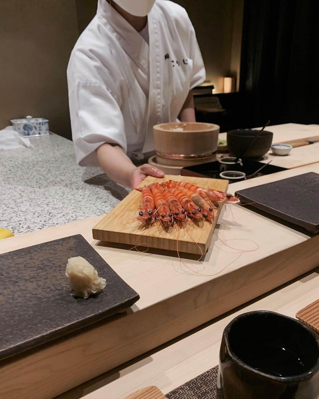 ジヒョンさんのインスタグラム写真 - (ジヒョンInstagram)「- 배터질뻔 .. 🥺🍣♥️ 스시먹으면 늘 배가 안불러서 아쉬웠는데 맛있게 배부르게 잘먹었움 ㅎㅎ」10月23日 18時02分 - k_ji_h