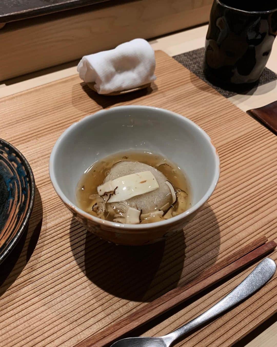 ジヒョンさんのインスタグラム写真 - (ジヒョンInstagram)「- 배터질뻔 .. 🥺🍣♥️ 스시먹으면 늘 배가 안불러서 아쉬웠는데 맛있게 배부르게 잘먹었움 ㅎㅎ」10月23日 18時02分 - k_ji_h