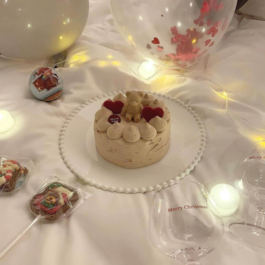 RiLiさんのインスタグラム写真 - (RiLiInstagram)「今からチェックしとこ〜✊🏻今年食べたい【クリスマスケーキ】🎅🏻🎂  今年のクリスマスケーキは何食べる？👀🎄 予約するなら今のうちがおすすめだよ◎ˊˎ˗  オーダーメイドや手作りのケーキは 自分好みのデザインにできるところが嬉しい🥺💕  飲み物やお菓子と一緒に 写真を撮るととってもcute〰️🫶🏻🫶🏻  R i L i 編 集 部 🫧 Editor-chief @aosimmdr Editor @micomy_02 Writer @‌mi_saki_04 　  🤍🤍🤍  Special thanks💐 Photo by⁣⁣ p.1 @see_25na  p.2 @__cocoa.gram__  p.3 @m__0928  p.4 @orvr.o7  p.5 @____tkym_m____  p.6 @yucake11  p.7 @__cocoa.gram__  p.8 @___me__r  p.9 @kogumaitan   RiLiで紹介してもらいたい子は #rili_tokyo を付けてね❕  ⁣  #クリスマス #クリスマスケーキ #クリスマスパーティー #クリパ #クリスマスケーキ作り #手作りクリスマスケーキ #手作りケーキ #ケーキ作り #オーダーケーキ #クリスマスコーデ #クリスマス雑貨 #クリスマスメニュー #クリスマス料理 #クリスマス会 #クリスマスディナー #クリスマスごはん #おうちクリスマス #お家クリスマス #ホテルパーティー #パーティー #クリスマス女子会」10月23日 18時00分 - rili.tokyo