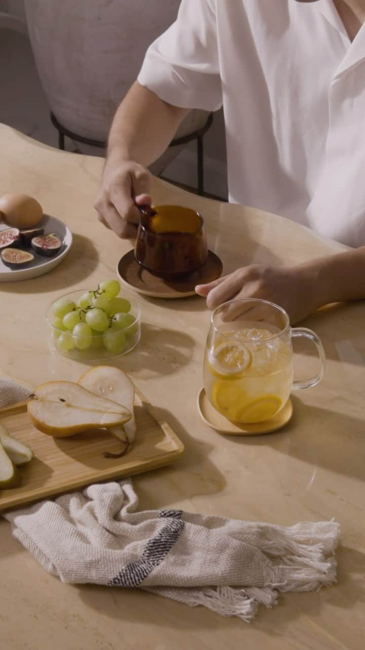 KINTOのインスタグラム：「ゆるやかなフォルムのカラフェや、落ち着いた色合いのマグは、香り豊かなコーヒーと共に心をほぐしてくれます。Enjoy the richness of going slow.  — Enjoy your daily ritual of brewing coffee. Incorporating organic forms and warm colors with your coffeeware can further enrich your moments to unwind.   — Share us your moments with KINTO items by tagging @kintojapan . . . #kinto #キントー」