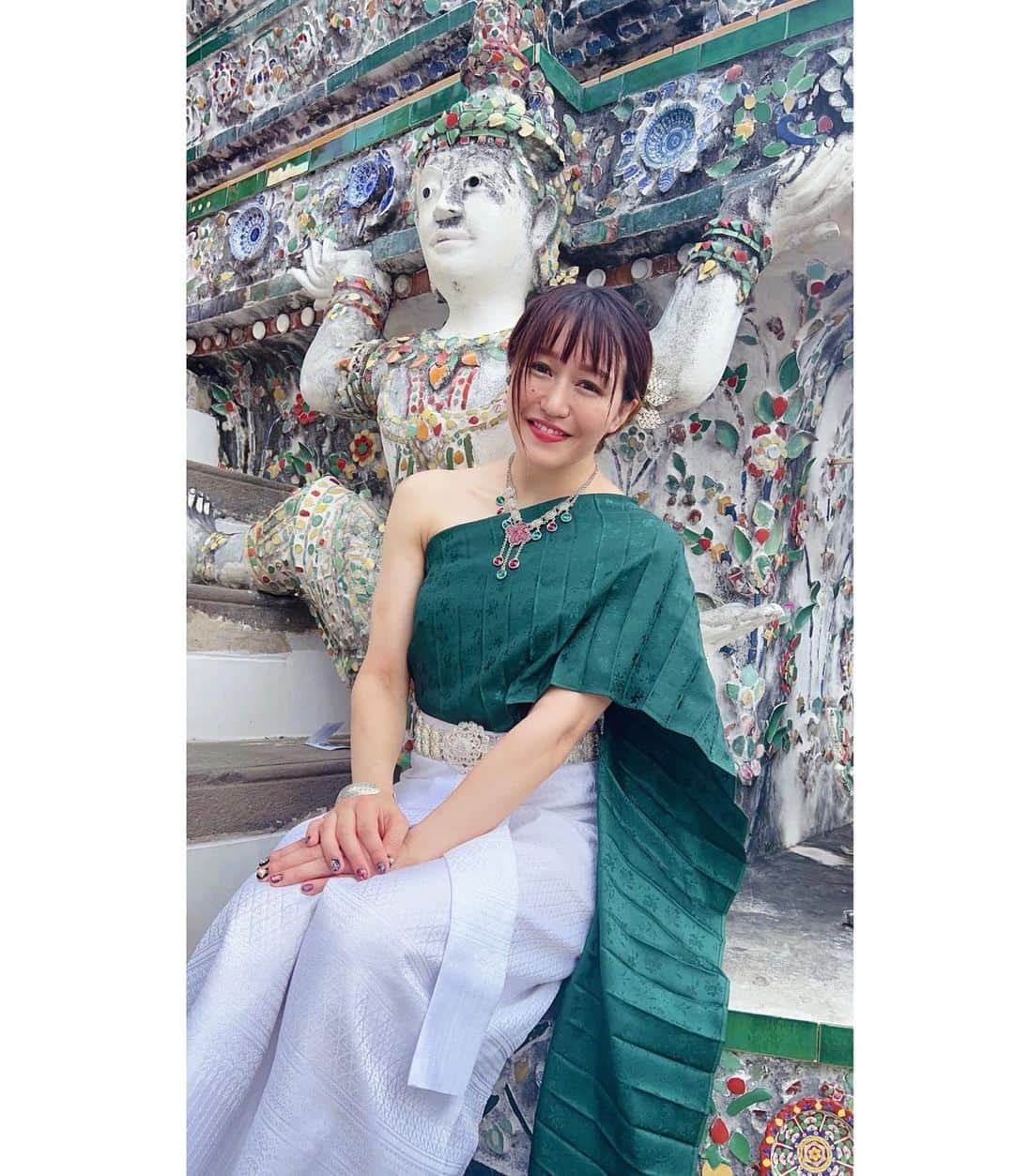 朱里さんのインスタグラム写真 - (朱里Instagram)「タイの民族衣装🇹🇭  #stardom #GE #prowrestling #shooting #Thailand #green #beautiful #cute」10月23日 18時09分 - syuri_official