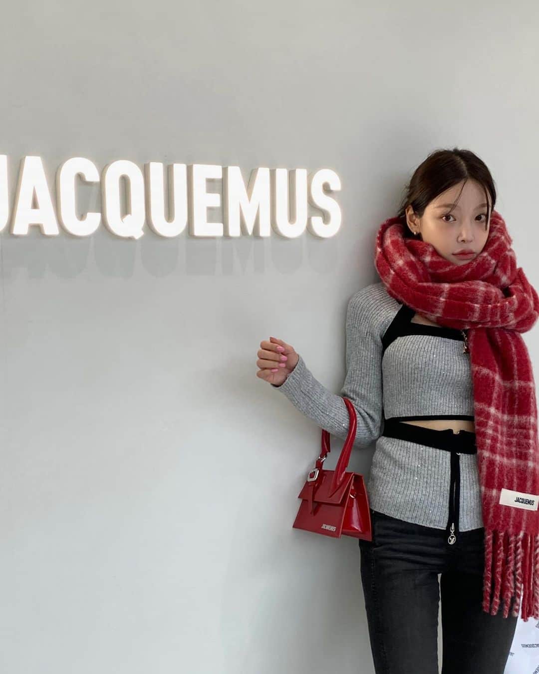 スアさんのインスタグラム写真 - (スアInstagram)「요즘 제일 핫한 @jacquemus ꨄ .. 이제서야 올려봅니다 쿄쿄 여긴 꼭 가야해요 보는 재미가 쏠쏠하다구요」10月23日 18時20分 - midoricoo