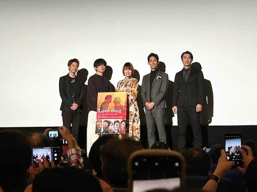 増田有華のインスタグラム：「＊  主演映画【Love song】 無事に舞台挨拶の日を迎えることができました。 満員御礼ありがとうございます！ たくさんの方に見ていただけてうれしいです。 東京は26日までシネマロサで上映されます。大阪、愛知も！ 引き続きよろしくお願いします🙏🏻」