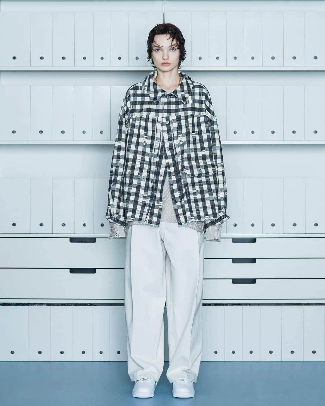 NEONSIGNのインスタグラム：「#NEONSIGN 2024 Spring Summer Collection  "ERROR COUTURE"  今回のコレクションでは、「世の中がNGとするもの」"ERROR" をテーマに仕立てたアイテム群が並びます。  日常的に起こる"mistake"（勘違い）、"human error"（意図しない結果）、あるいは機械の故障などに着目し作り上げたコレクションとなります。  #ASUKAHAYASHI #MMMMMMWMMM」