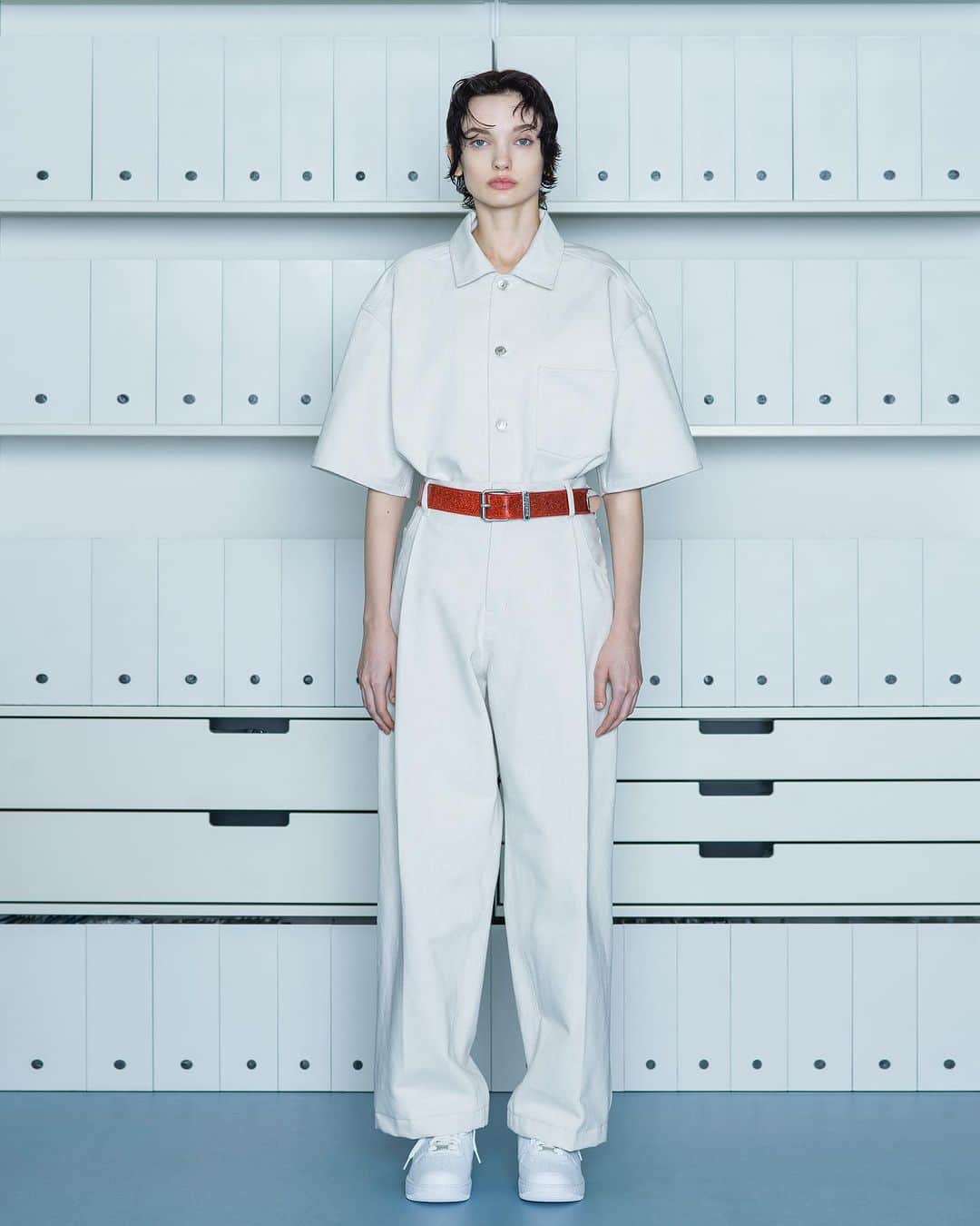 NEONSIGNのインスタグラム：「#NEONSIGN 2024 Spring Summer Collection  "ERROR COUTURE"  今回のコレクションでは、「世の中がNGとするもの」"ERROR" をテーマに仕立てたアイテム群が並びます。  日常的に起こる"mistake"（勘違い）、"human error"（意図しない結果）、あるいは機械の故障などに着目し作り上げたコレクションとなります。  #ASUKAHAYASHI #MMMMMMWMMM」